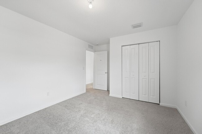 Building Photo - 10436 NW Suncrest Lp