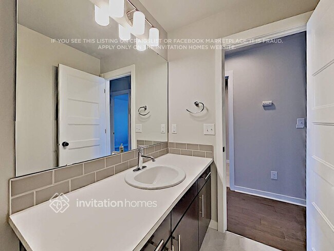 Building Photo - 11211 14th Pl SE