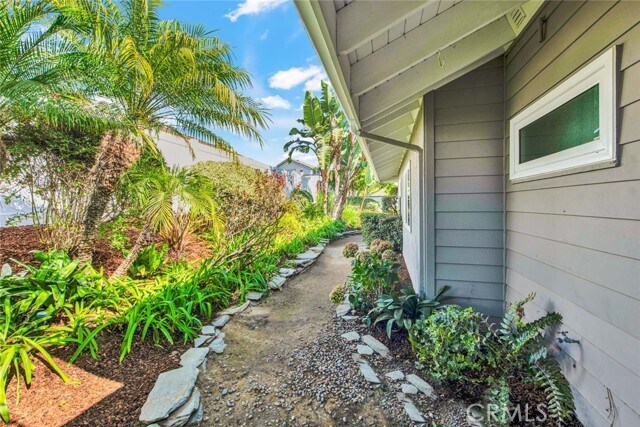 Building Photo - 804 Gardenia Way