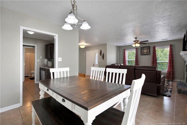 Building Photo - 300 Riverwind Dr