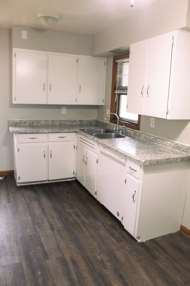 Building Photo - 2237 Mt Vernon Rd SE