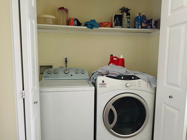 Building Photo - 209 Adams St