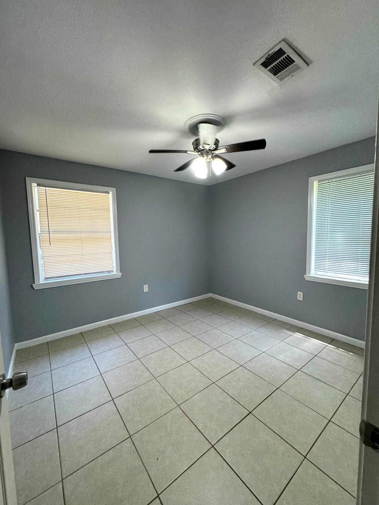 Building Photo - 8630 Corlett Dr