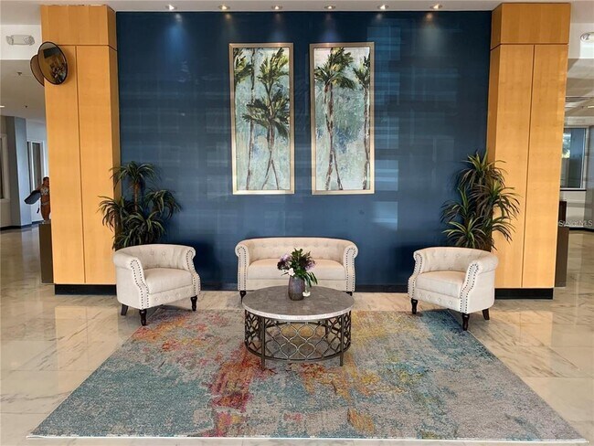 Building Photo - 880 Mandalay Ave