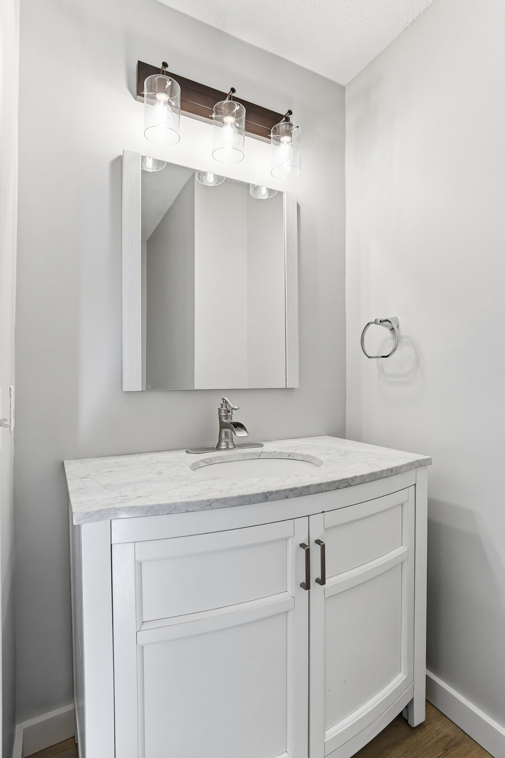 Building Photo - 351 W Eagle Lake Dr