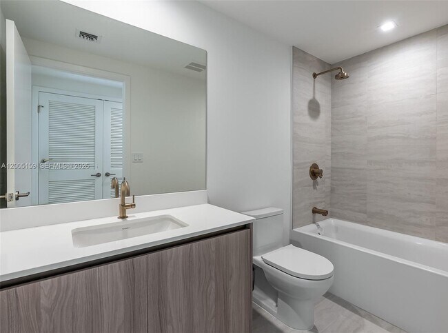 Building Photo - 77 SE 5th St