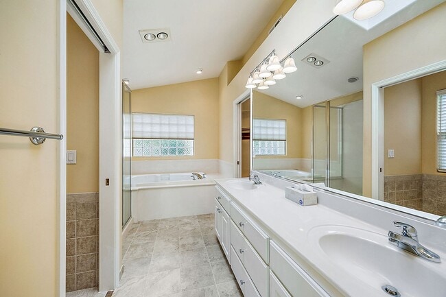 Building Photo - Alder Creek Estates Home available**Gated ...