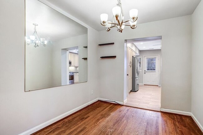 Building Photo - 3351 Clay St NE