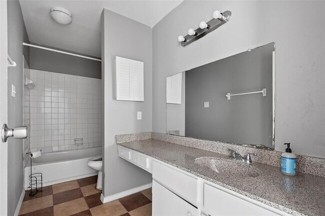 Building Photo - 12500 Sandpiper Dr