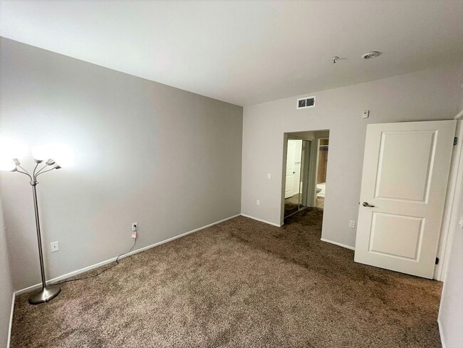 Building Photo - 2174 Scholarship