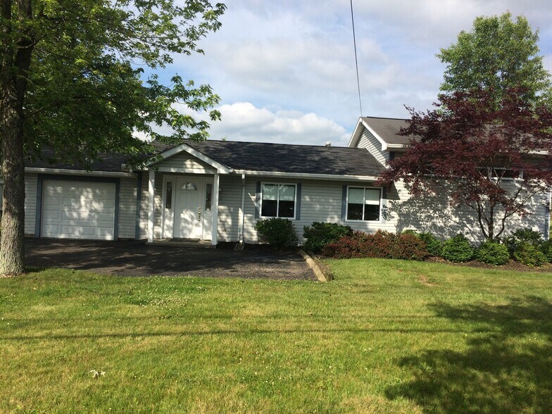 Building Photo - 143 Robinhood Dr