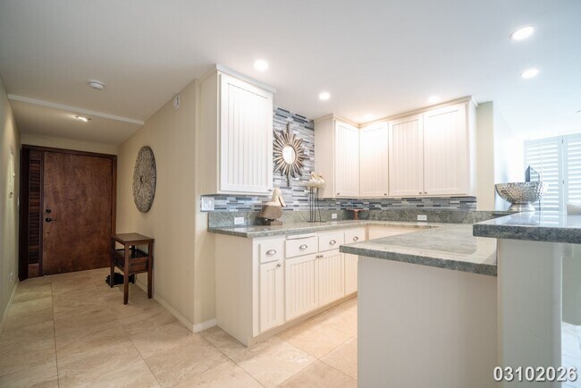 Building Photo - RARELY AVAILABLE FULLY FURNISHED CORAL STRAND CONDO IN WAIKIKI 1BR/1BA/1PKG