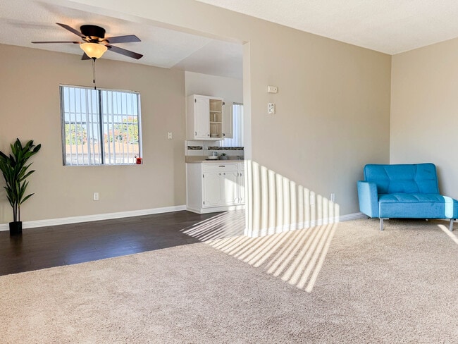 Building Photo - 4th St Apartments