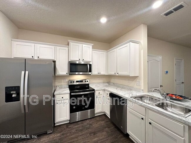 Building Photo - 336 Aralia Ln