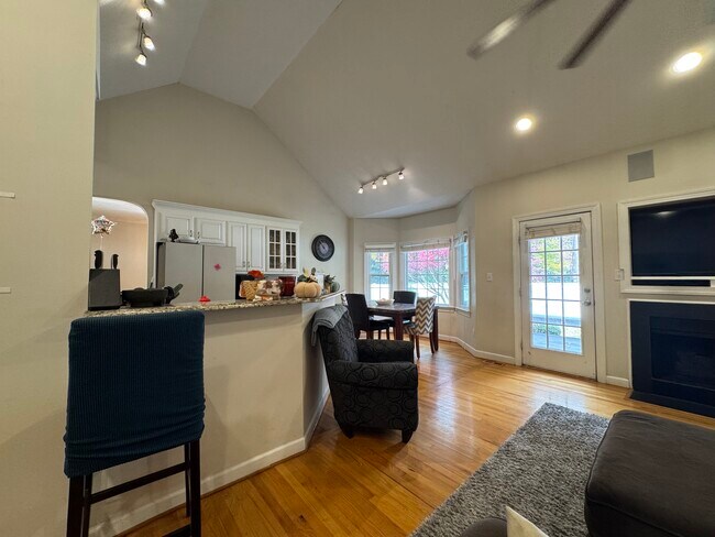 Building Photo - 329 Woodbrook Run