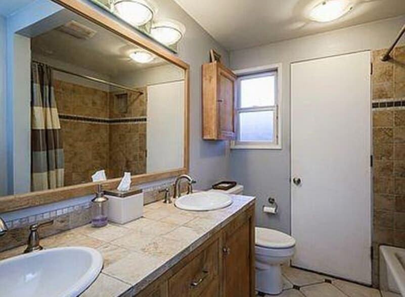 Hallway full bathroom - 1159 Pome Ave