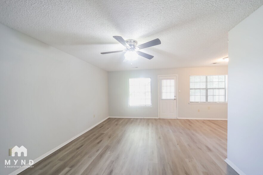 Building Photo - 7260 Northbrook Dr