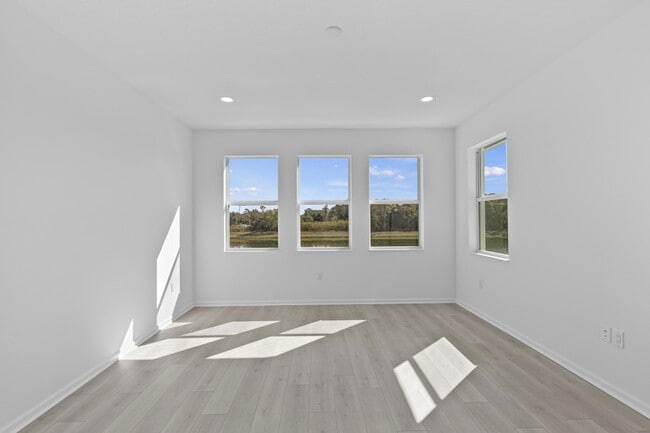 Building Photo - 4404 Longwood Lk Sq