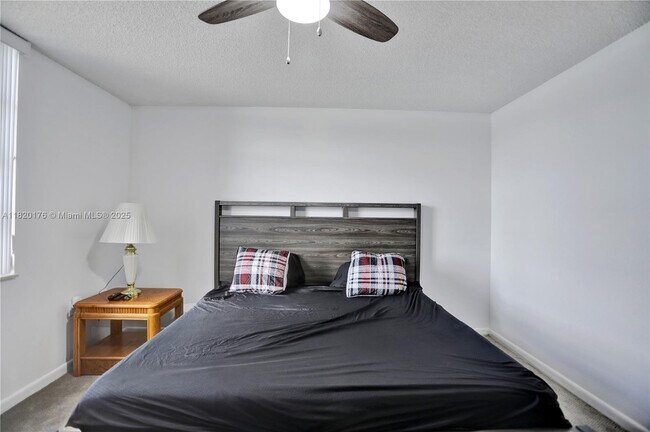 Building Photo - 1524 Whitehall Dr