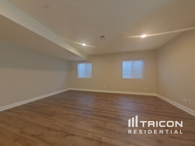Building Photo - 781 Dublin Pl
