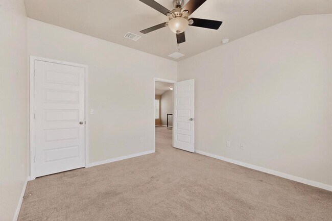 Building Photo - 1620 Bryant Dr