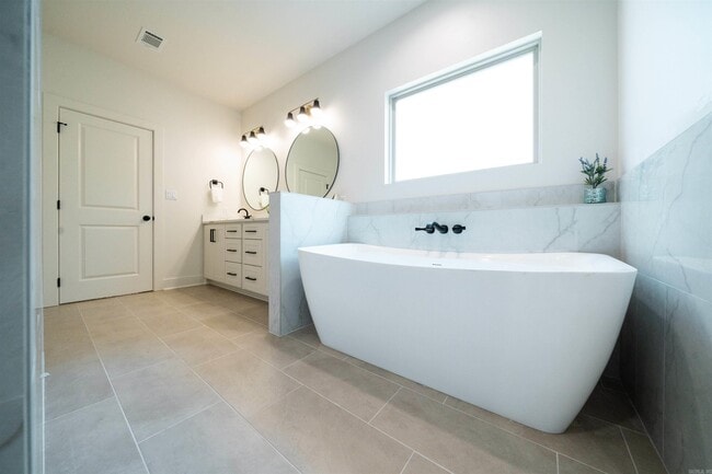 Building Photo - 15112 Matterhorn Lp