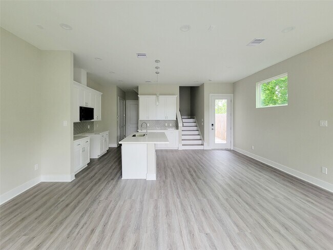 Building Photo - 8014 Huntington Spgs Ln