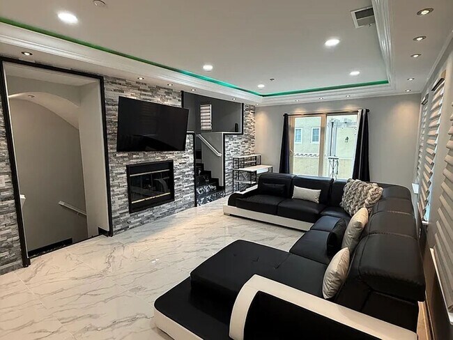 Building Photo - 2696 Escala Cir