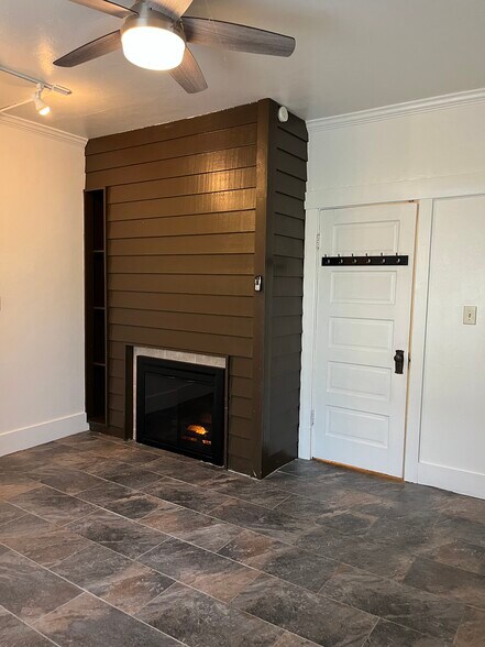 2nd bedroom fireplace - 1112 N Wahsatch Ave