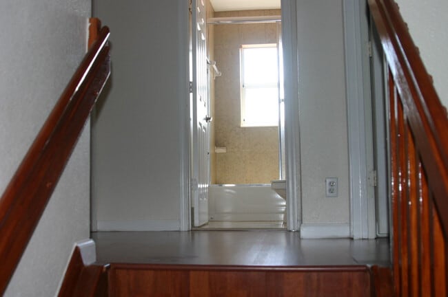 Building Photo - 7588 Parkside Ln