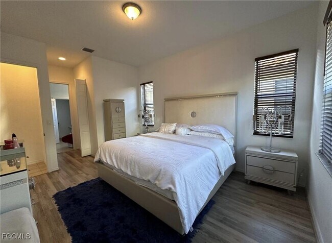 Building Photo - 5510 Useppa Dr