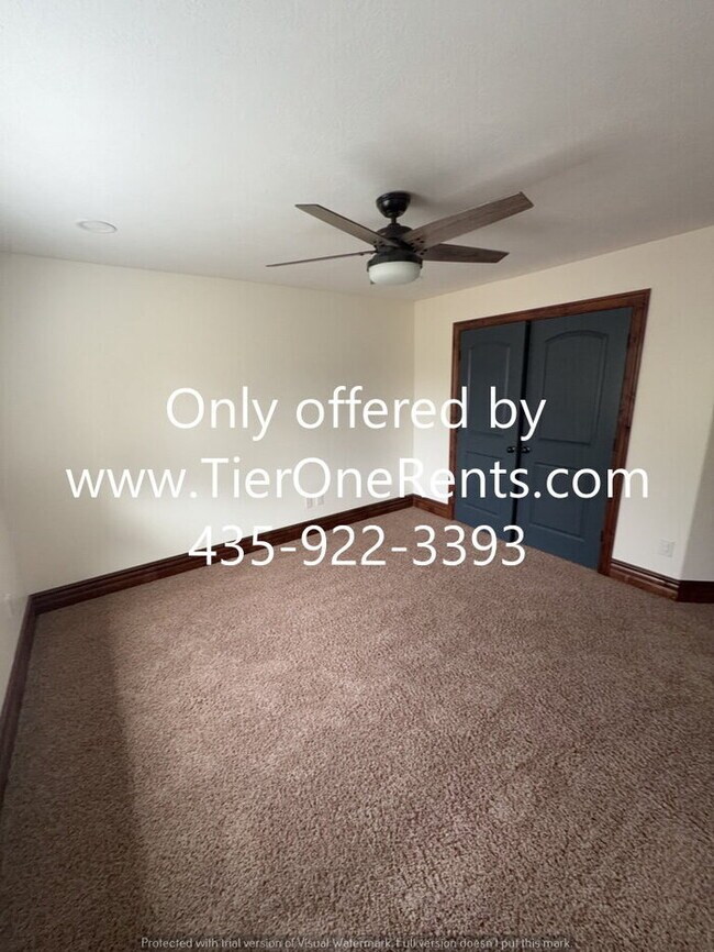 Building Photo - NO DEPOSIT option available for qualified renters!