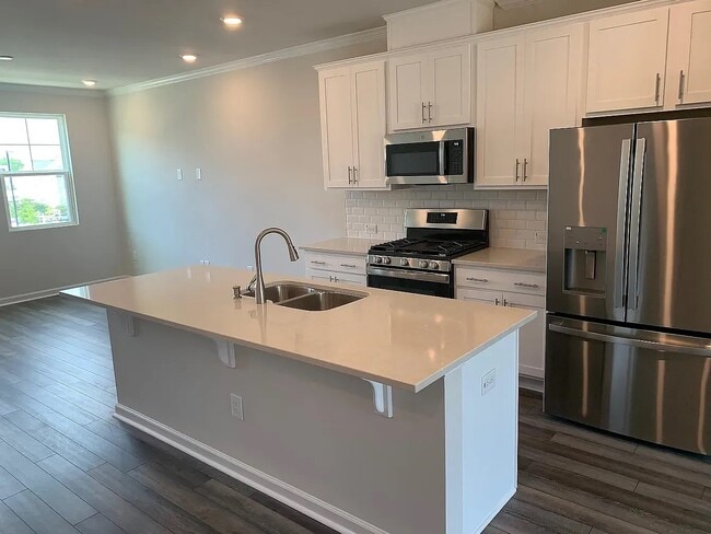 Building Photo - 6400 Astor Elgin St