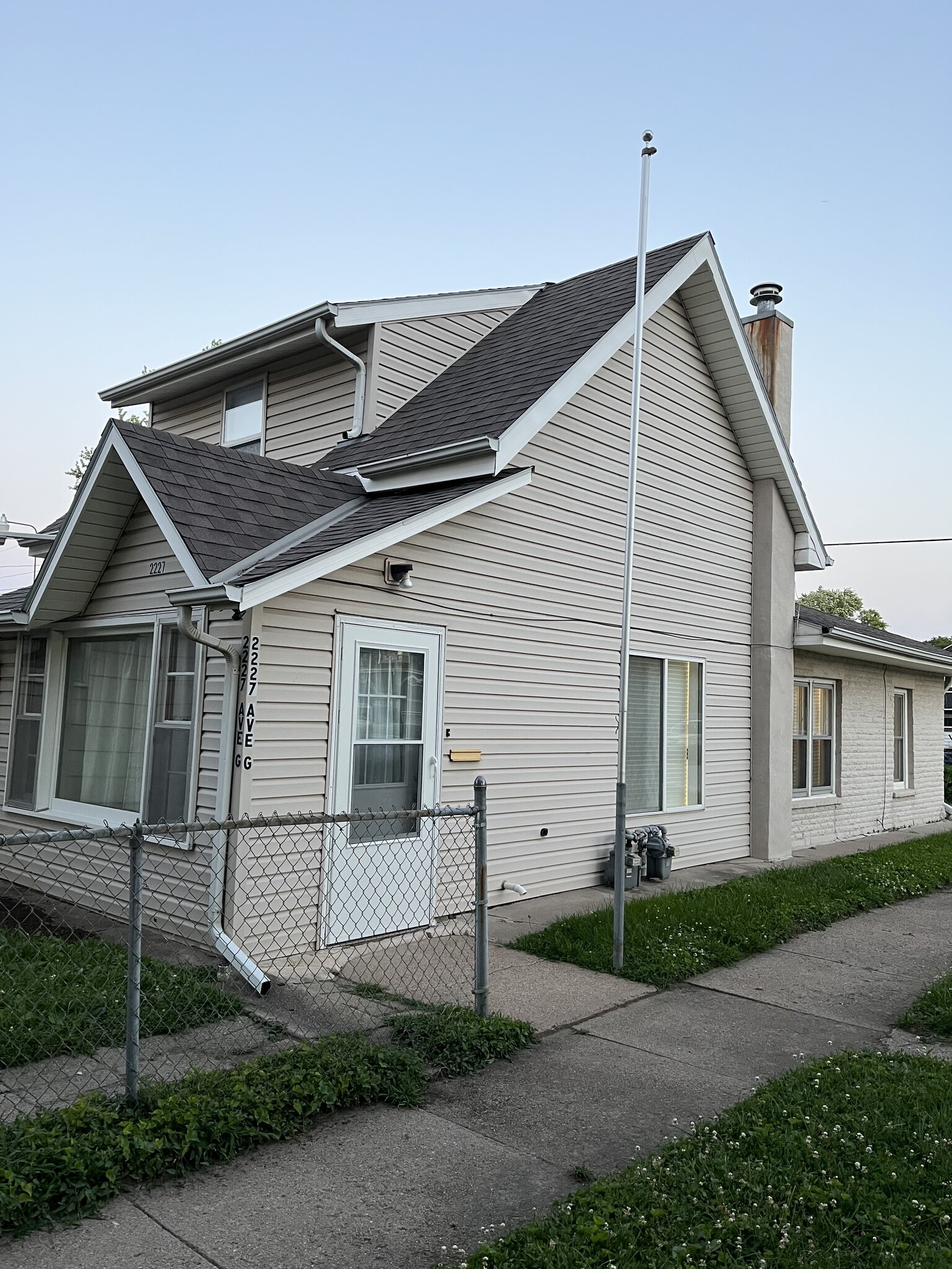 Building Photo - 2227 Avenue G