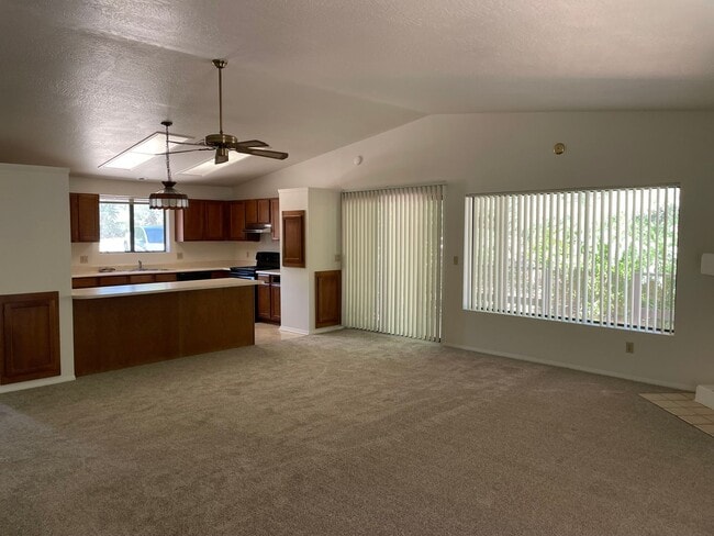 Building Photo - Village of Oak Creek  6-MONTH LEASE TERM