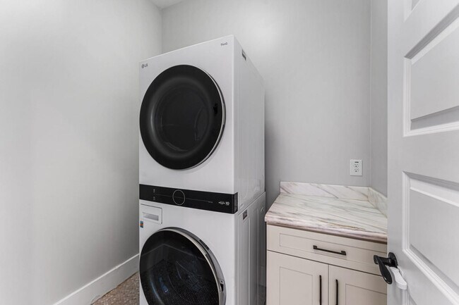 Building Photo - 4145 E Campbell Ave