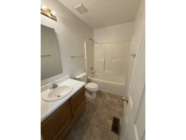 Building Photo - 629 Torhunta Dr