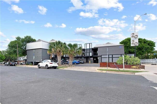 Building Photo - AVAILABLE NOW: 1 BR / 1 BA - Heart of Soco - SS Appliances - Minutes from DT