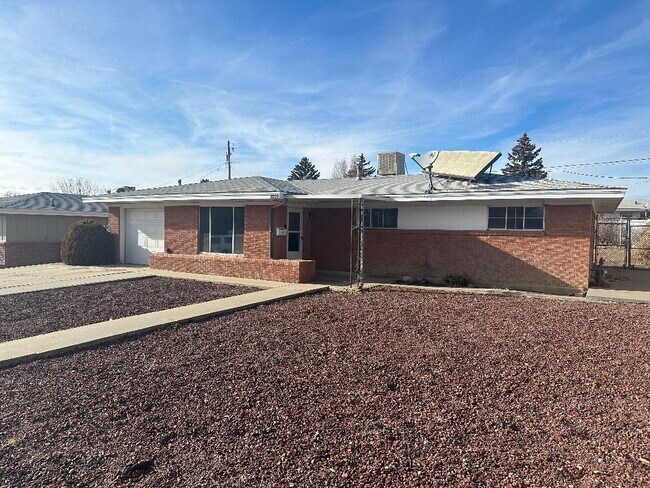 Primary Photo - 2209 Ridgecrest Dr