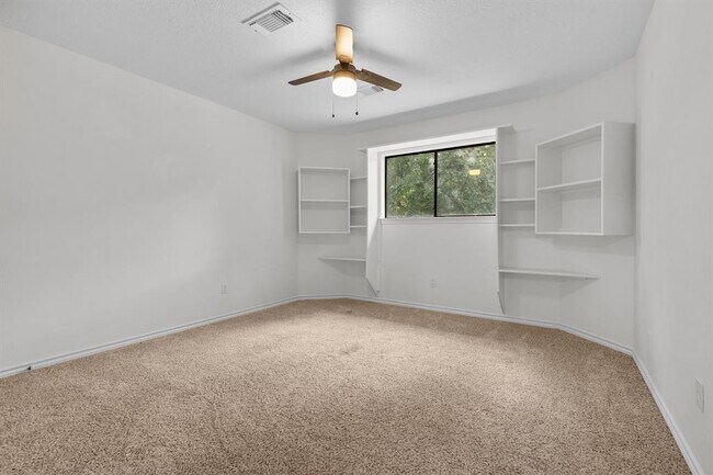Building Photo - 14 Cascade Springs Pl