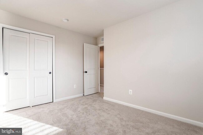Building Photo - 46 Thrower Rd