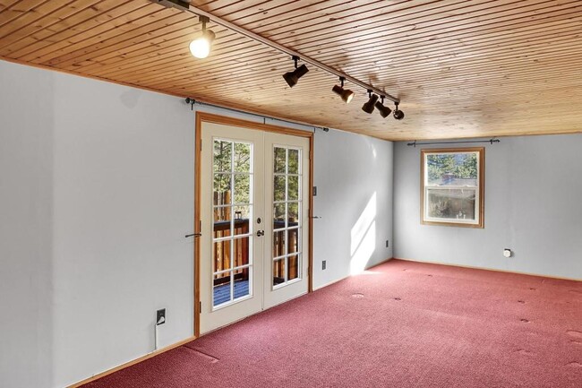 Building Photo - 9140 Picabo Rd