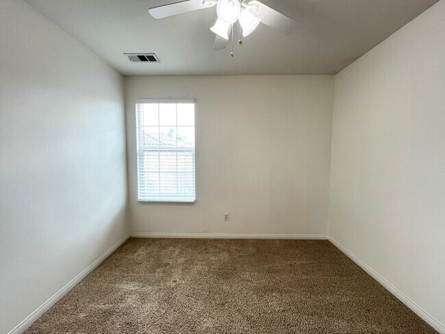 Building Photo - 14601 Serenade Dr