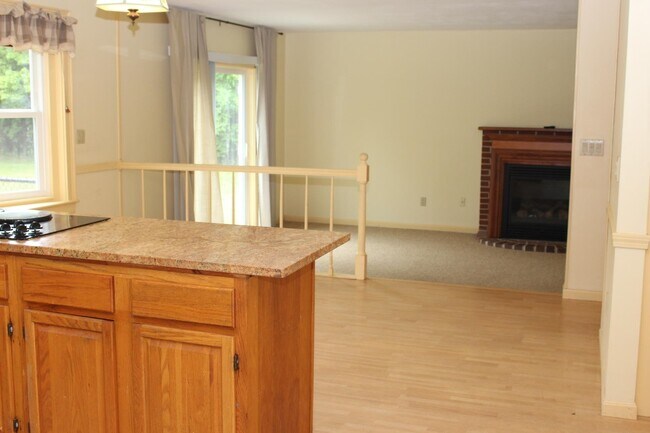 Building Photo - 331 Shore Dr