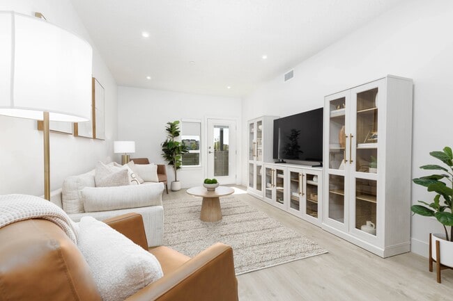 Building Photo - The Vue At Desert Color