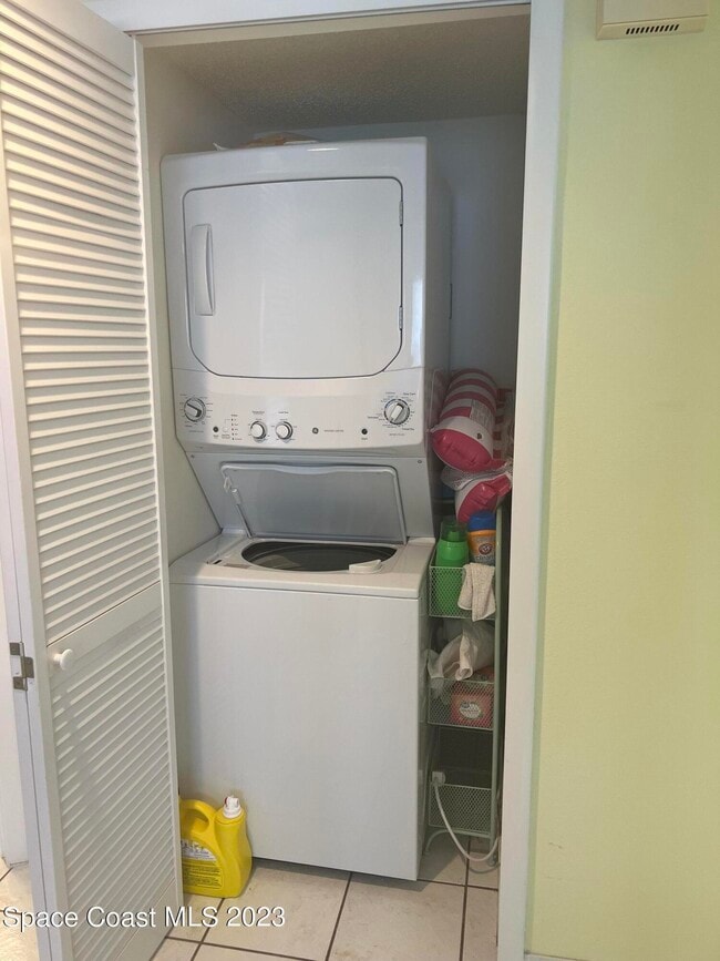 Building Photo - 969 Sonesta Ave NE