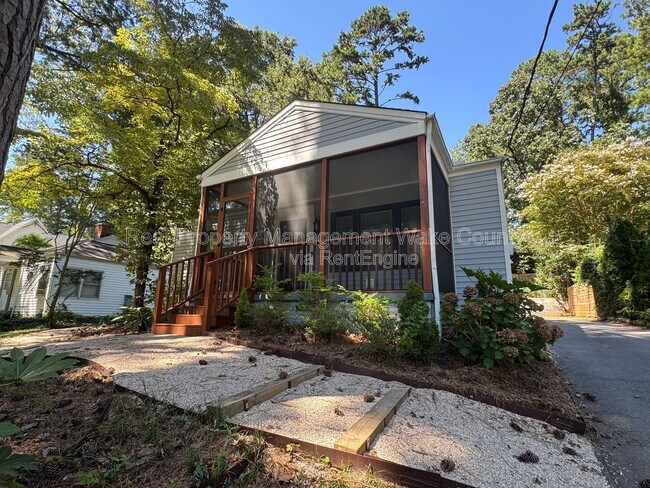 Building Photo - 3018 Medlin Dr