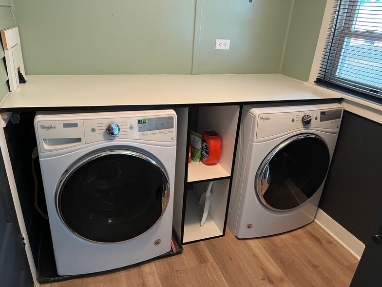 Building Photo - 113 Brookline Rd