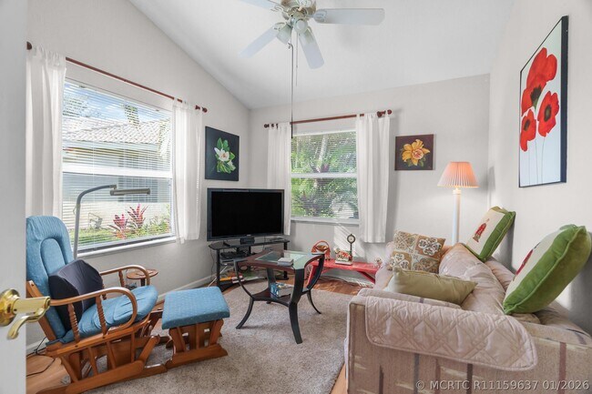 Building Photo - 5260 Grande Palm Cir
