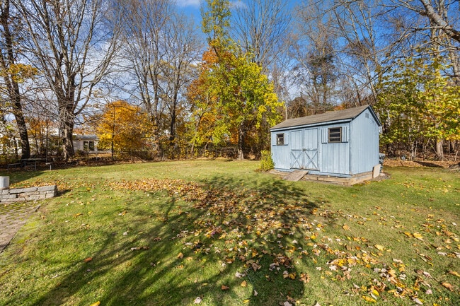 Building Photo - 678 Bartholomew Rd